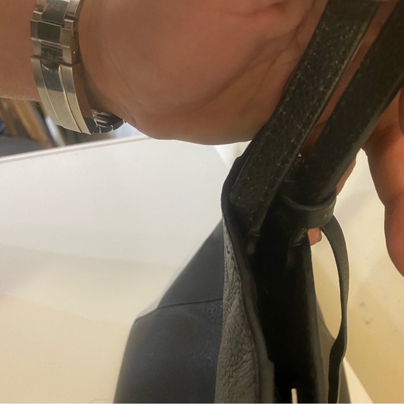 LOUIS VUITTON Lock Me - Cabas Tote Bag Shoulder Bag Leather Noir M42291 - Picture 7 of 9